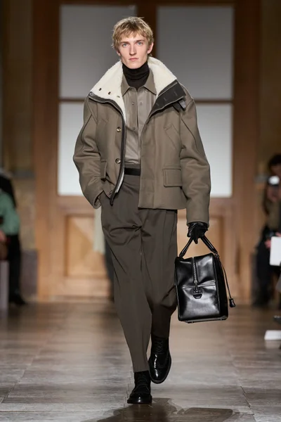 Look 2